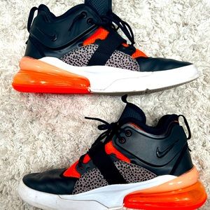 2018 Air Force 270 safari size 12